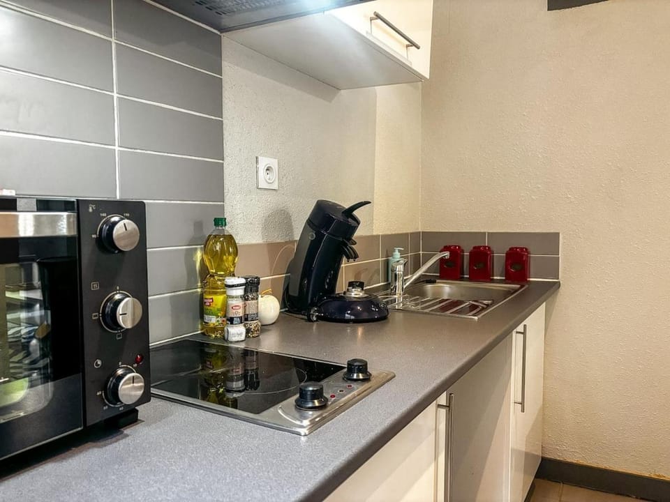 Visiter Carcassonne à pied , 20 min de la CITÉ , 9 minutes de la GARE Apartment in Carcassonne