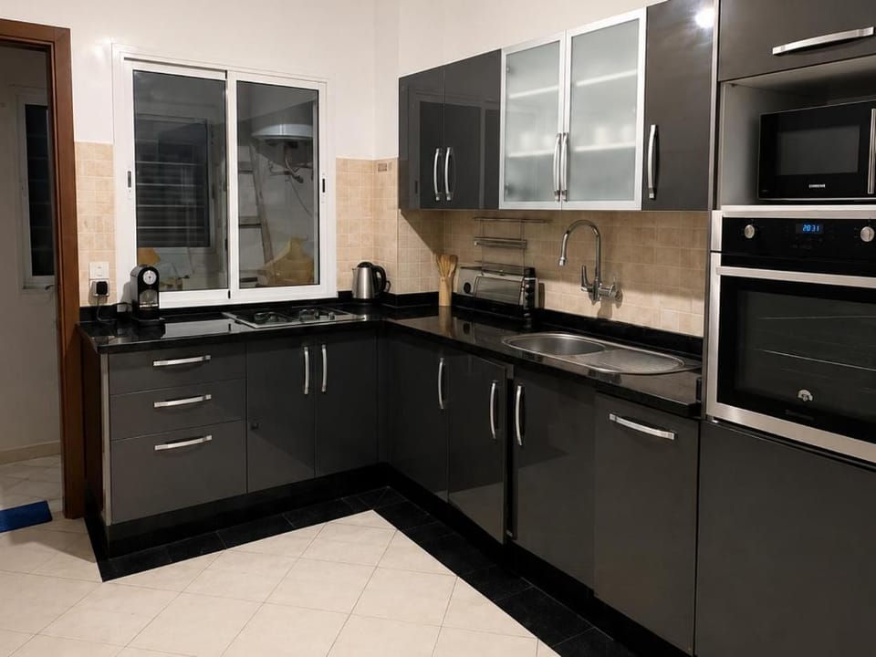 Coffee/tea facilities, Kitchen or kitchenette, microwave, oven, toaster