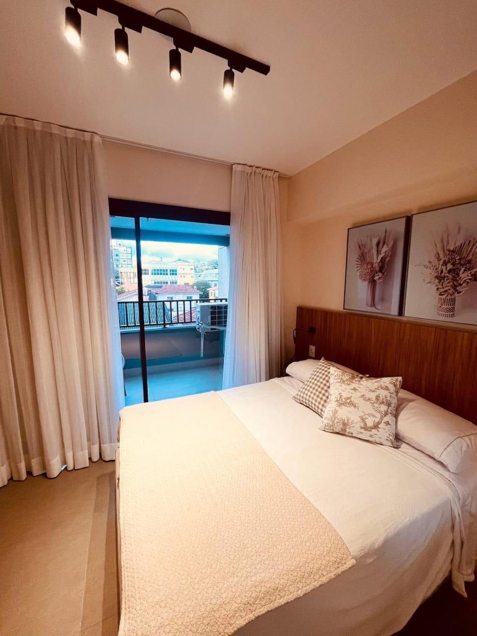 301-Apto Conformt e Luxuoso Prox Ibirapuera e CGH Apartment in Sao Paulo City