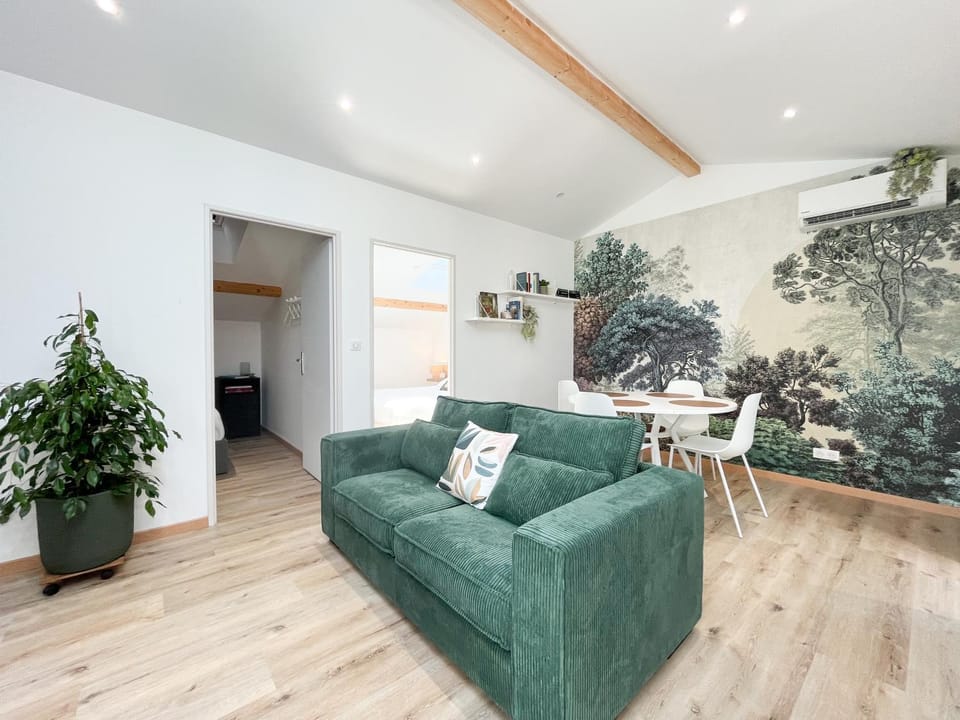 Living room, air conditioner
