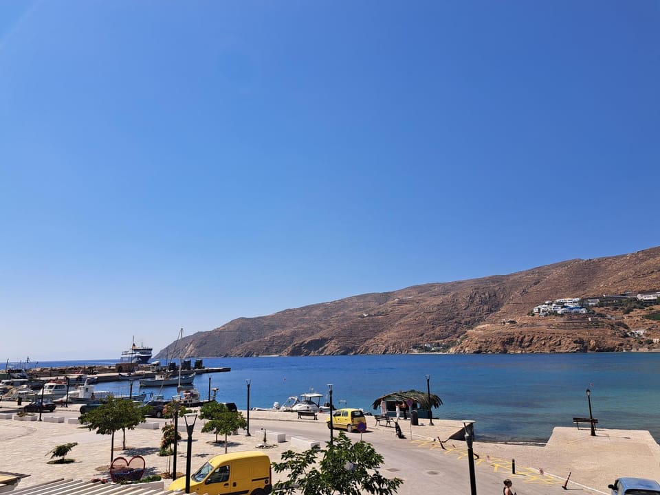 Mountain view, Sea view