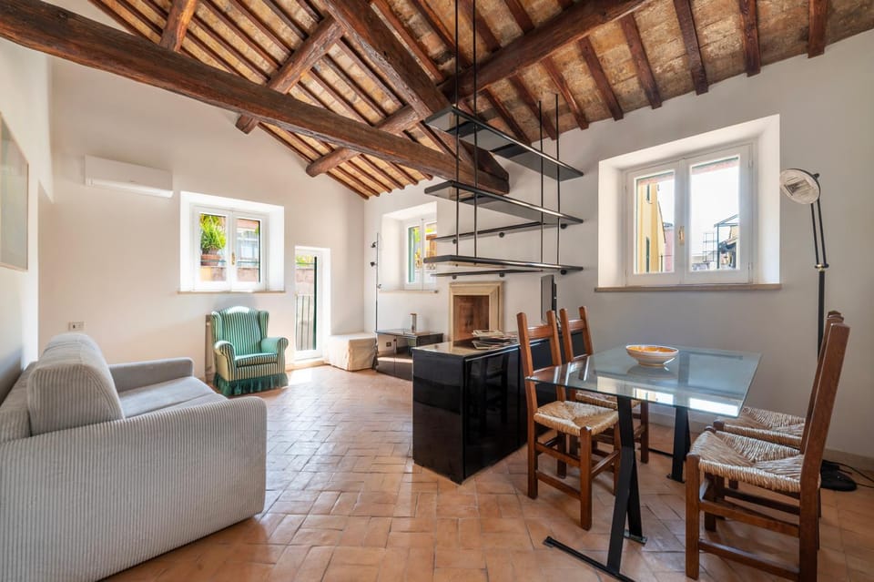 Crociferi 15 - FromHometoRome Apartment in Rome