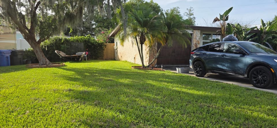 Tropical Home Tampa Apartment in Lake Magdalene