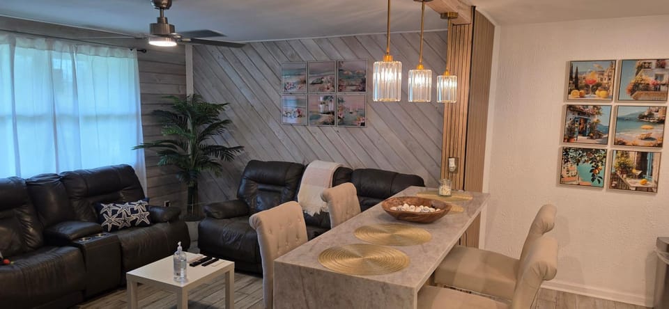 Tropical Home Tampa Apartment in Lake Magdalene