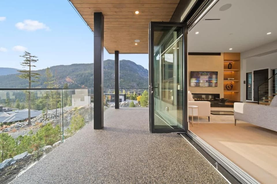 Whistler Luxury Alpine Retreat with Mountain Views House in Whistler