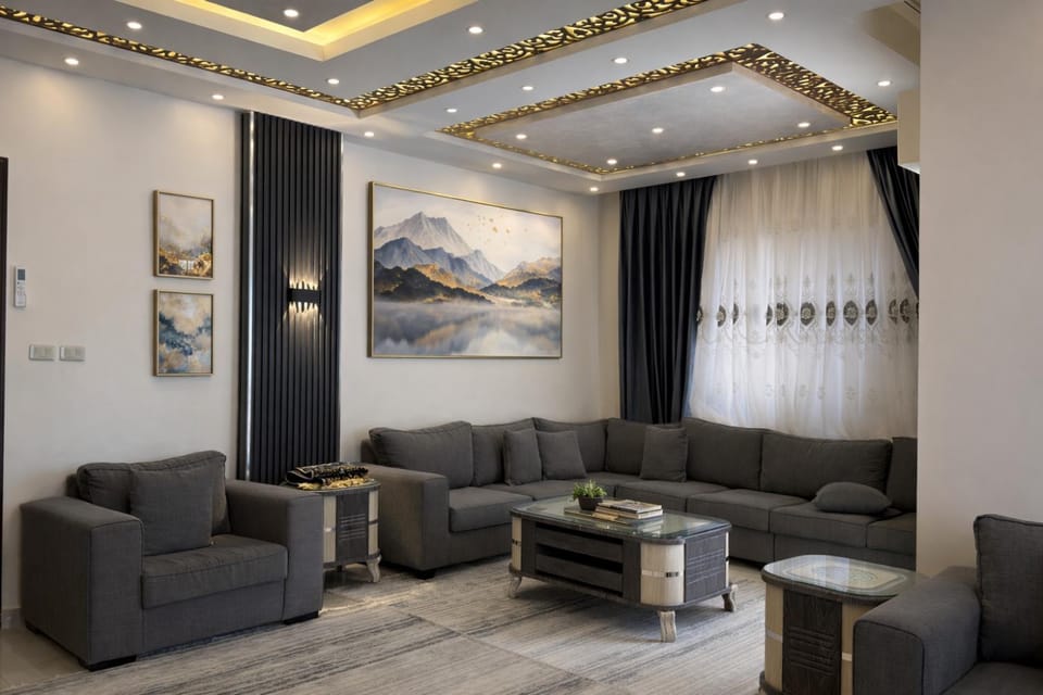 Living room, Seating area