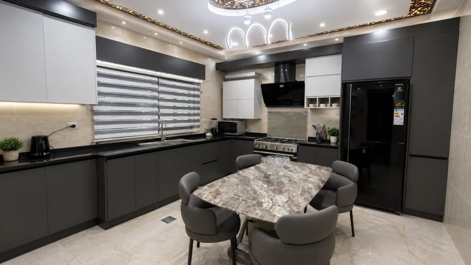 Kitchen or kitchenette, Seating area, Dining area, oven, stove