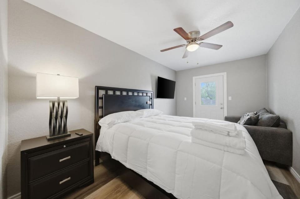 15 bedroom Mega stay House in San Antonio