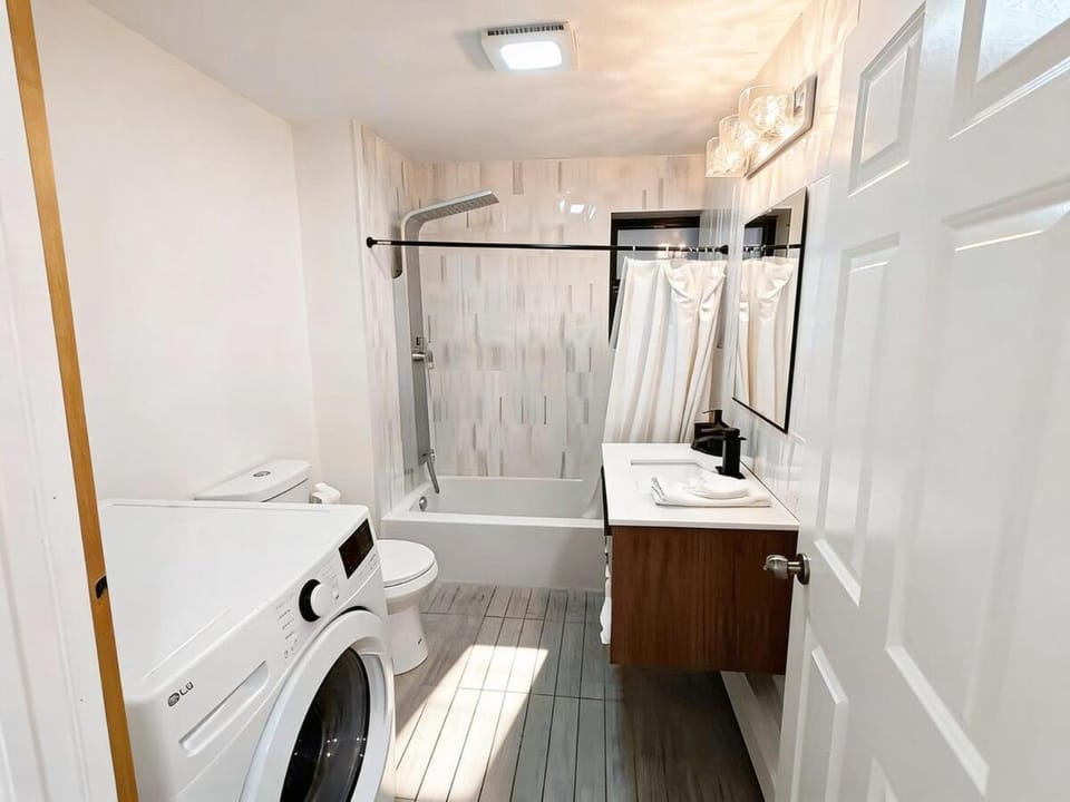 Chic Modern, 6 Min to PATH, 15 Min to FIFA & NYC, 2 Apartment in Jersey City