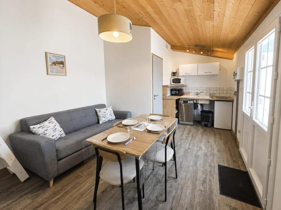 Living room, kitchen