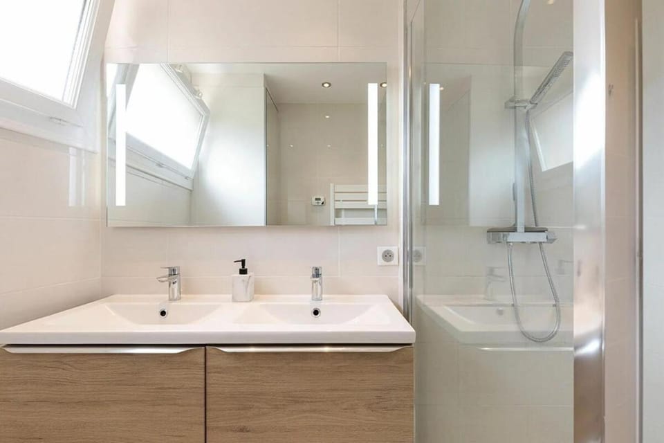 Amazing 2 Bedroom Cannes Apartment Behind Martinez Hotel Apartment in Cannes