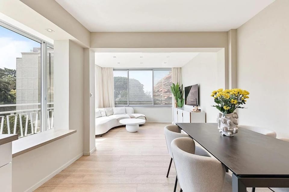 Amazing 2 Bedroom Cannes Apartment Behind Martinez Hotel Apartment in Cannes