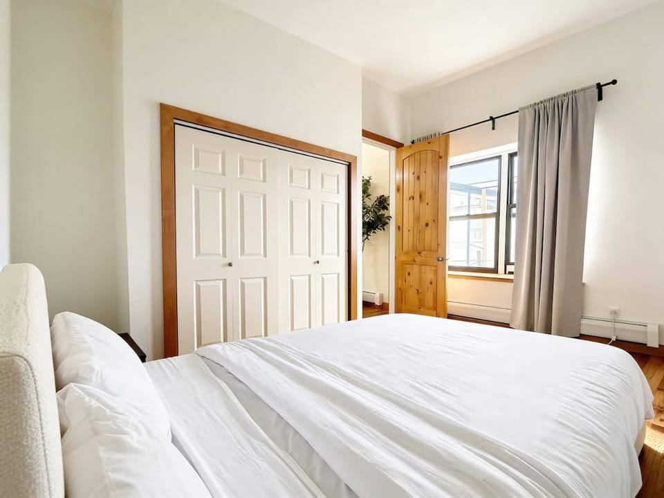 NYC View Penthouse, 6 MinWalk to PATH, 15 Min to NYC, 5 Apartment in Jersey City