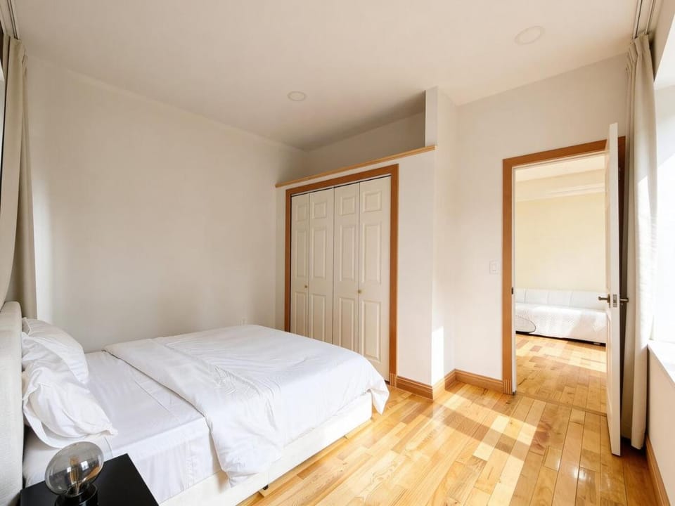Chic & Bright Modern 2BR, 15m to NYC & FIFA, 1 Apartment in Jersey City