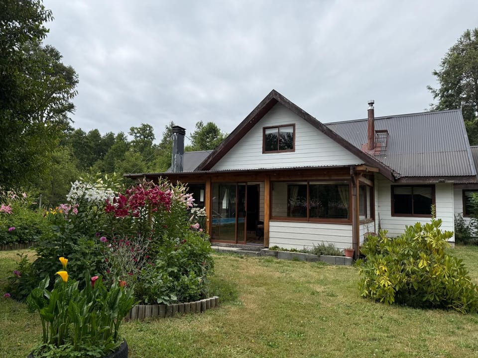 Casas en Parcela con Piscina y tinaja House in Pucon