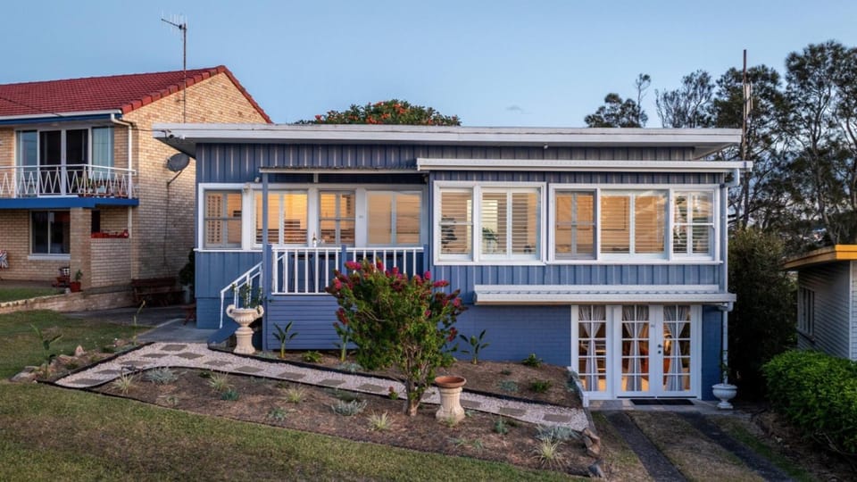 Property building, Facade/entrance, Sea view