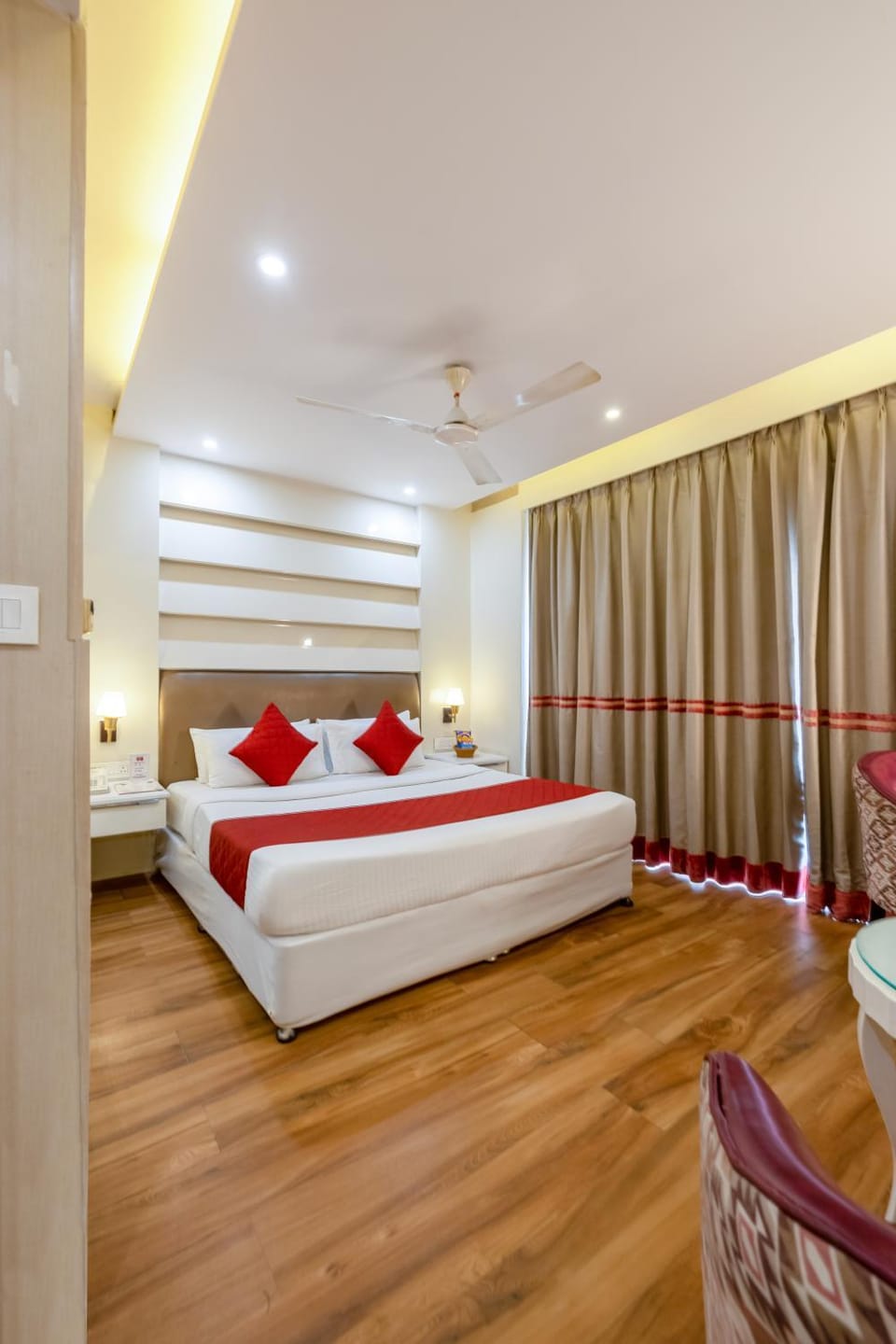 Bed, Photo of the whole room, Bedroom