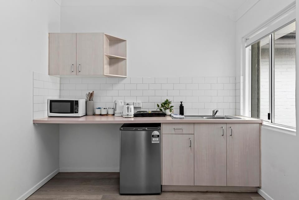 Spacious and Cozy Studio - Short walk to Hospital Apartment in Brisbane City