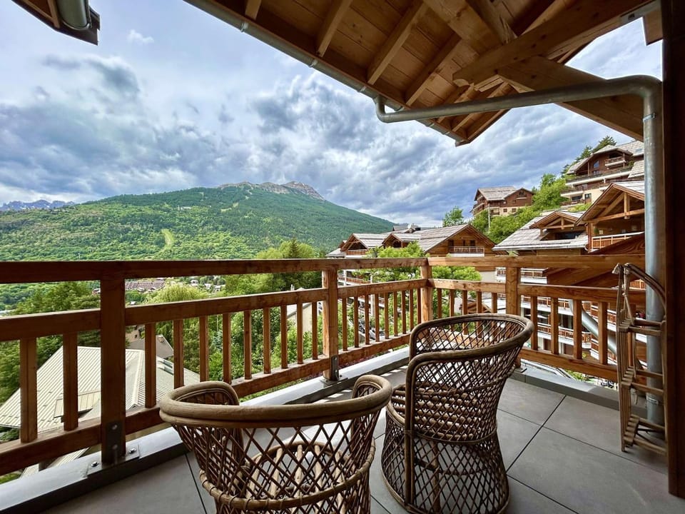 Appartement lumineux, vue montagnes - 6 pers. - FR-1-330C-165 Apartment in Briançon