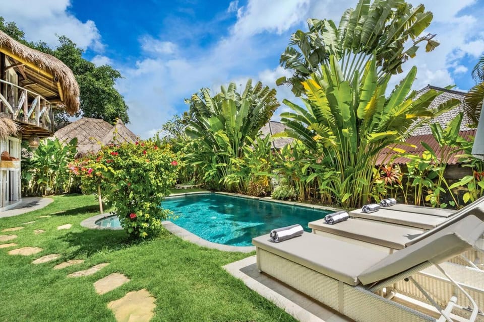 Patio, Garden, Garden view, Pool view, Swimming pool, sunbed