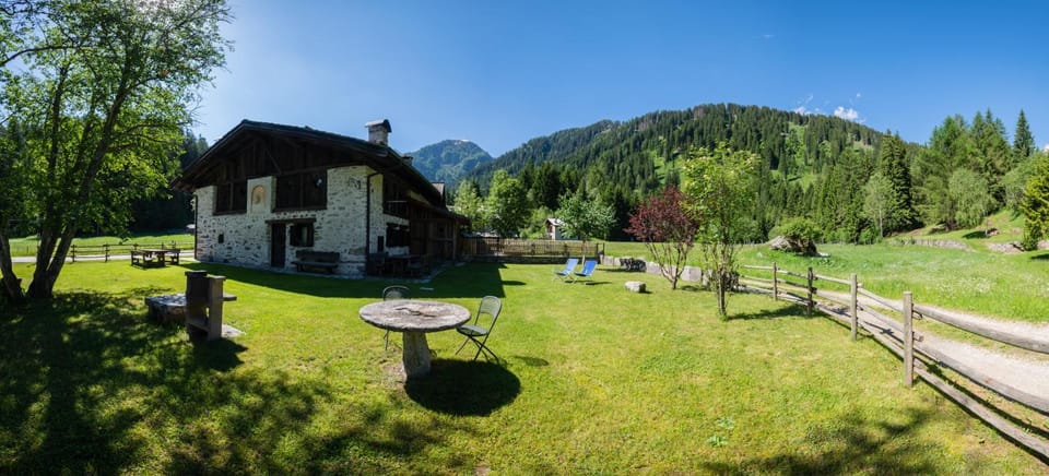 Baita Tomaselli Chalet in Province of Brescia