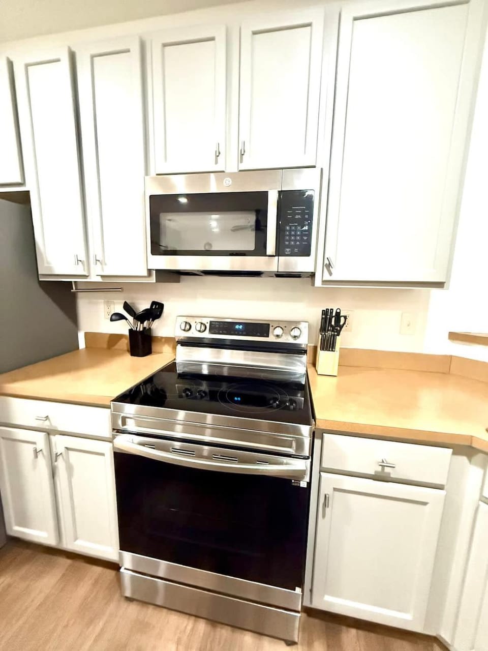Luxe 3BR 1 King 1 Queen Near UNCC & Concord Mills House in Concord