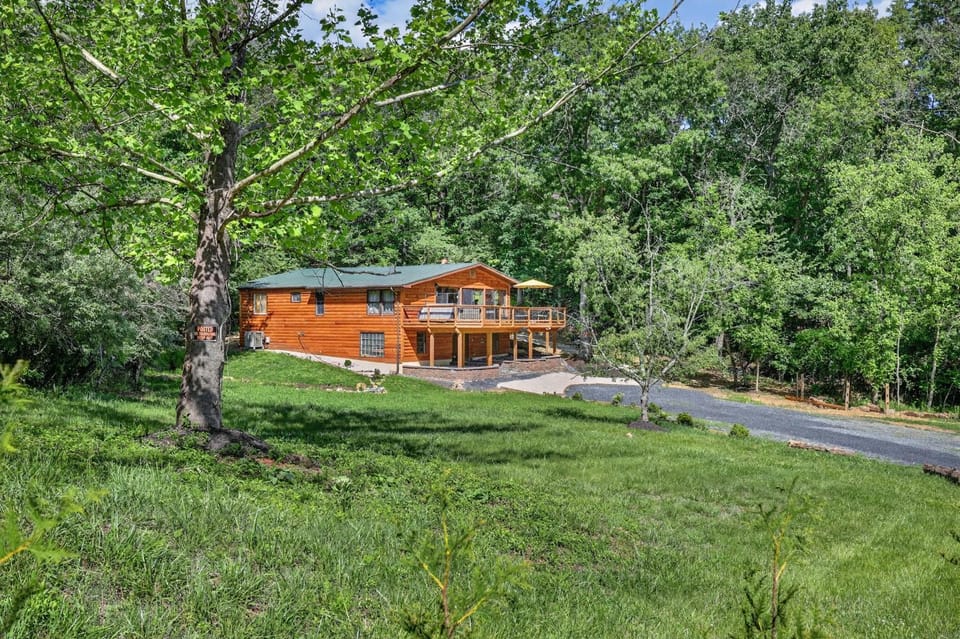 Property building, Day, Natural landscape, Garden view