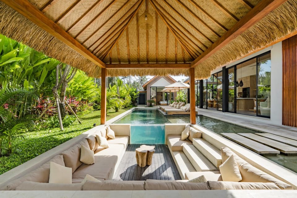 Seating area, Pool view, Swimming pool, sunbed