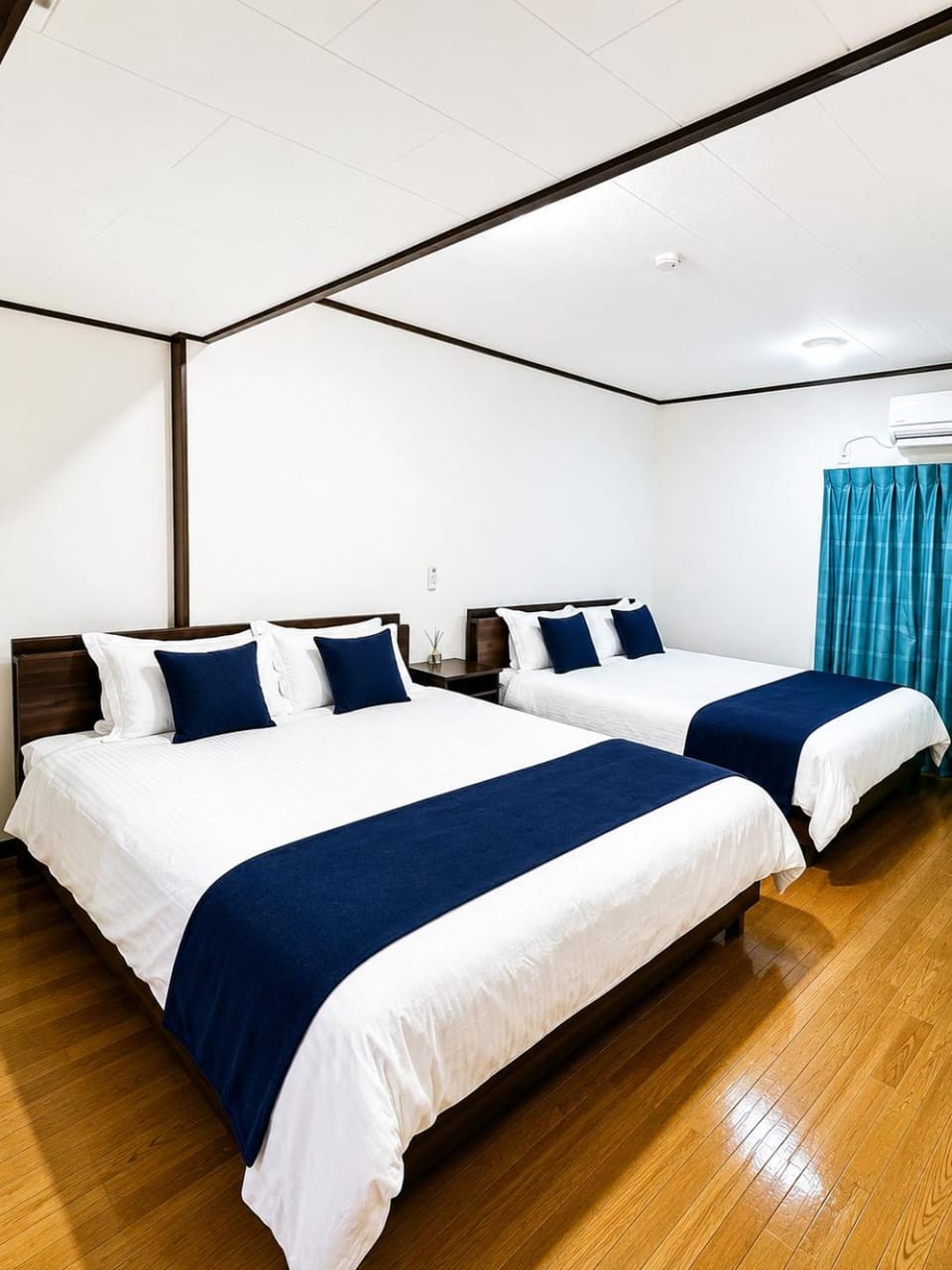 Bed, Photo of the whole room, Bedroom, air conditioner