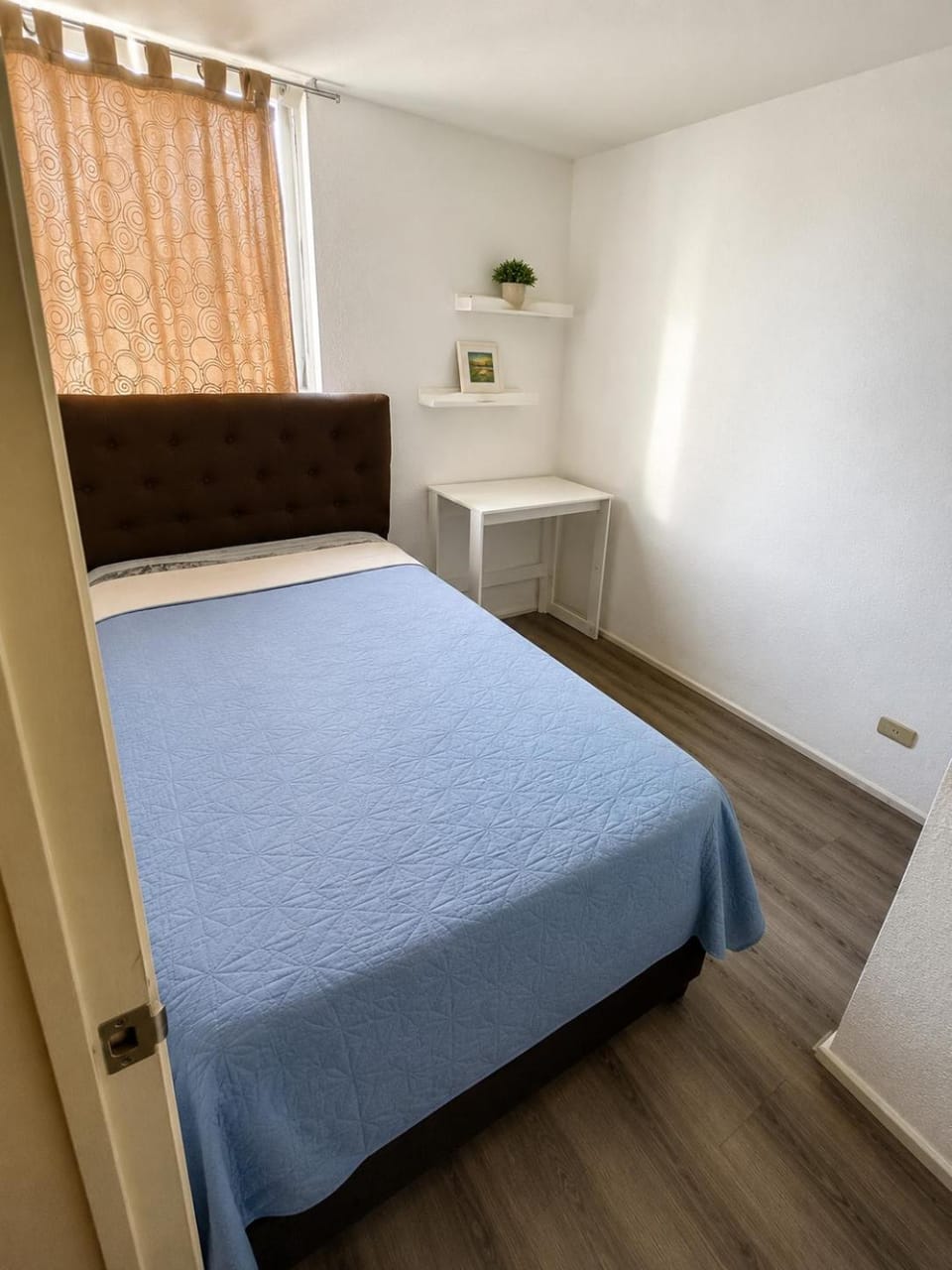 Amplio depto familiar, 2 dorm, 2 baños estacionamiento,metro cerca Apartment in Santiago