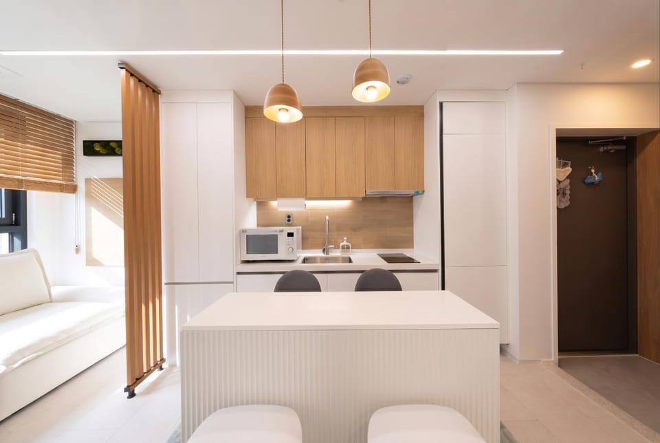 GK Full-Service APT in Gangnam 5 min Metro Apartment in Seoul
