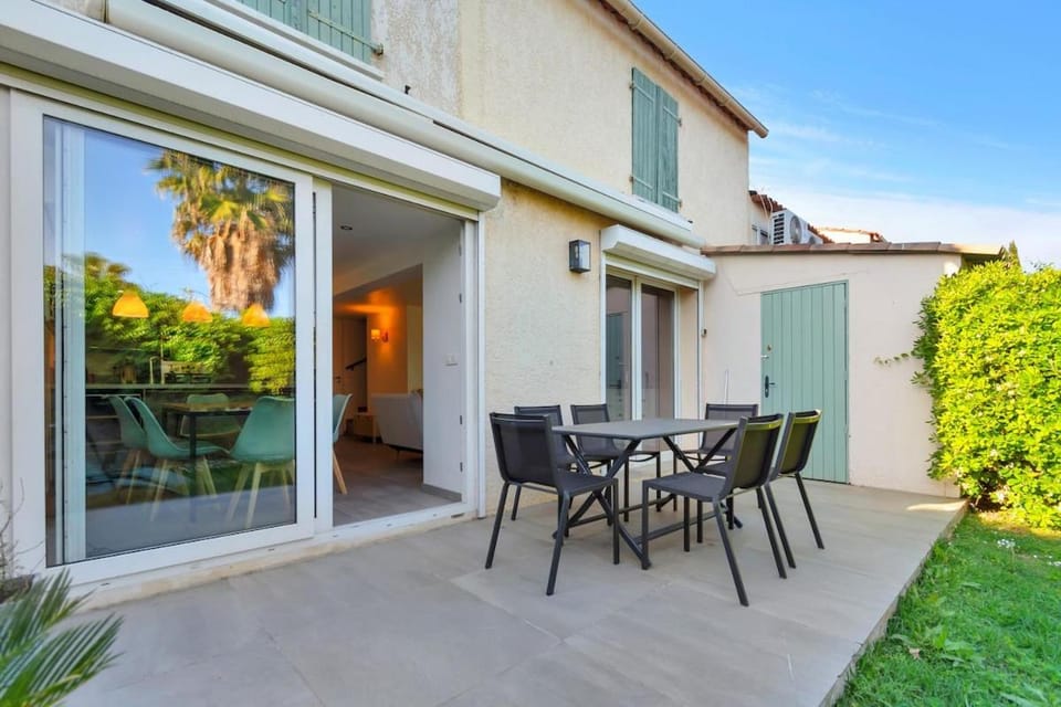 Maison dans résidence/piscine House in Valbonne
