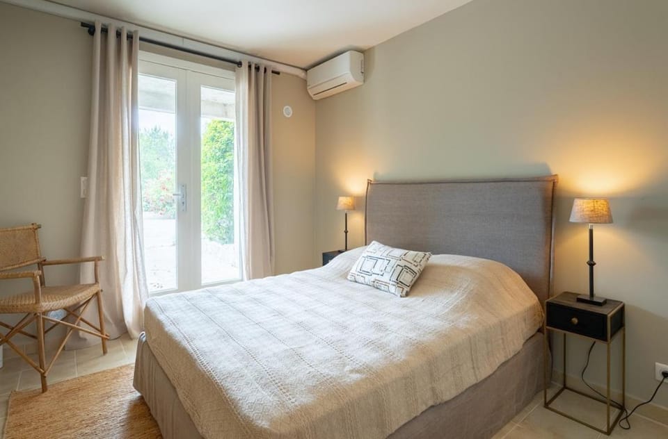 Villa 10p in Roquefort-les-Pins Villa in Roquefort-les-Pins