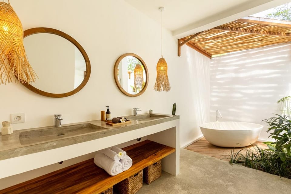 Shower, Toilet, Bathroom, Bath, towels