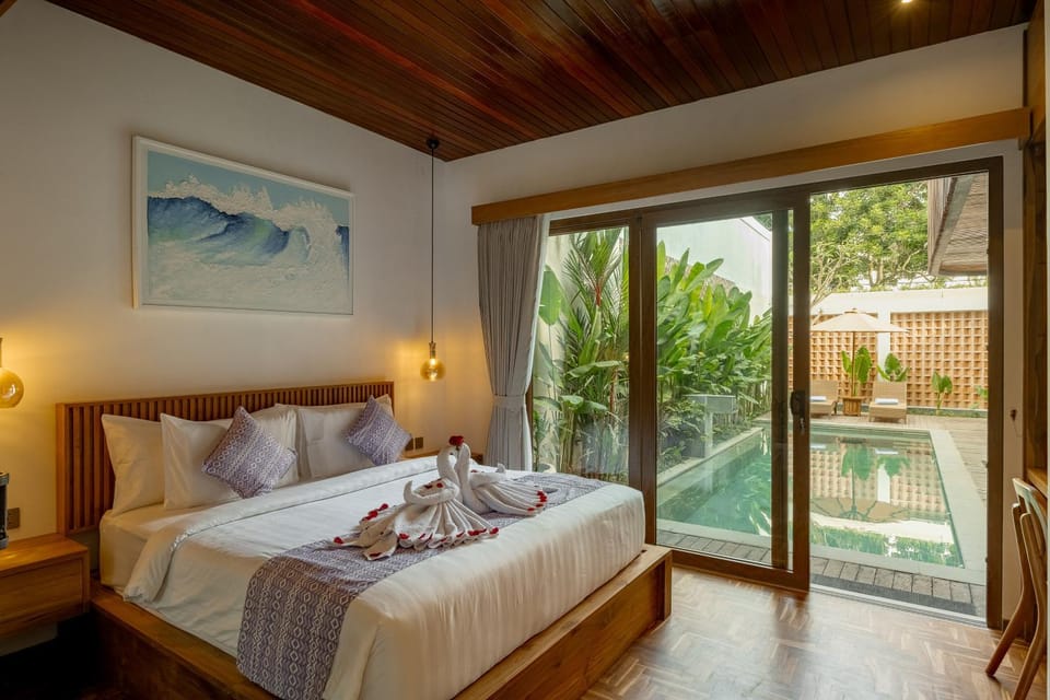 Bed, Bedroom, Pool view