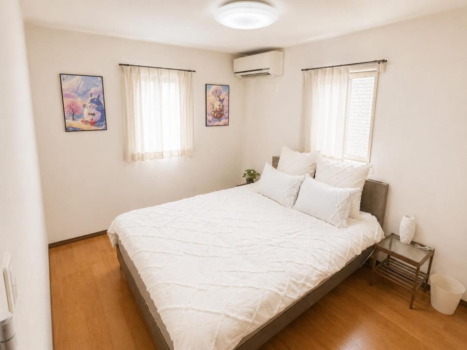 Bed, Bedroom, air conditioner