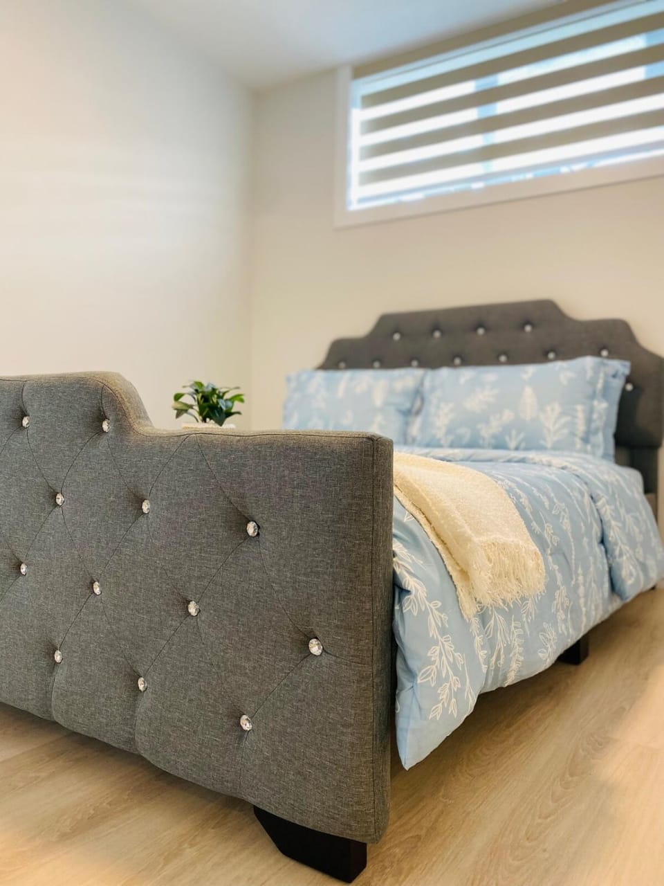 BRAND NEW Downtown Rogers Place Cozy Guest Suite House in Edmonton