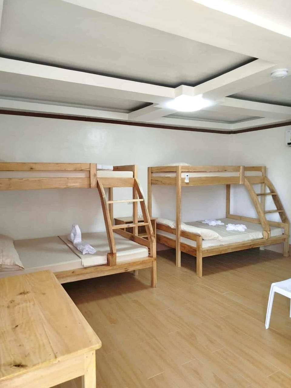 Photo of the whole room, Bedroom, bunk bed, towels