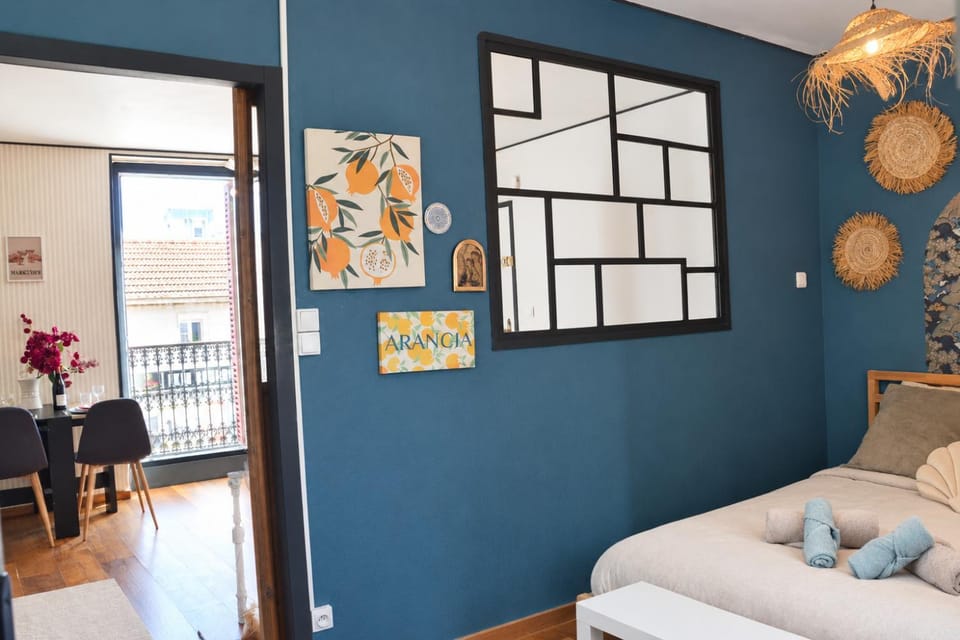 Bedroom, fireplace