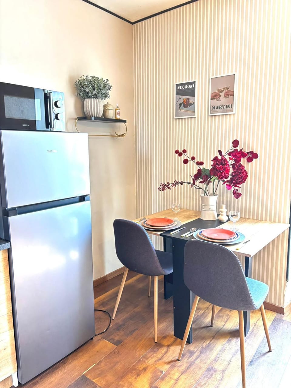 Kitchen or kitchenette, Dining area, Area and facilities, Meals