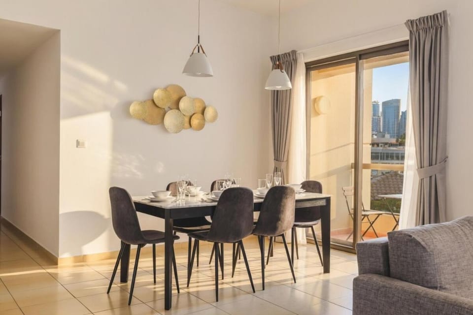 Beachfront JBR 2 Bedroom Apartment with Pool View Apartment in Dubai