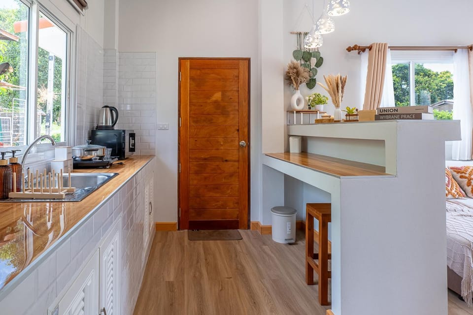 Kitchen or kitchenette, kitchen