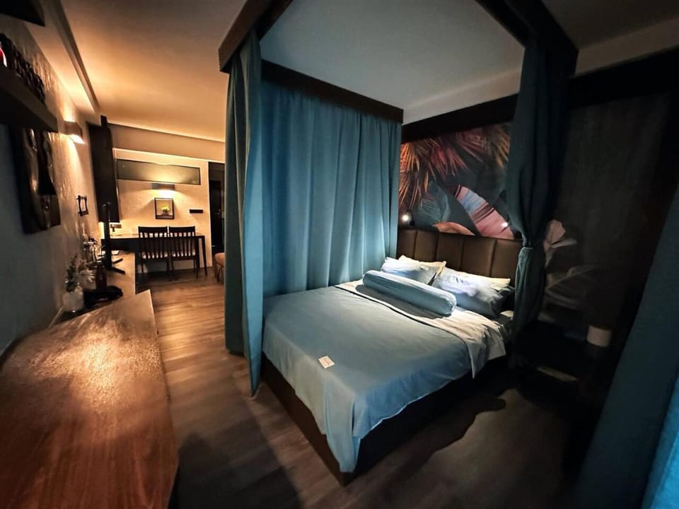 Resort-Style 1BR-Epic Pool View-Walk to Beach Apartment in Ko Samui