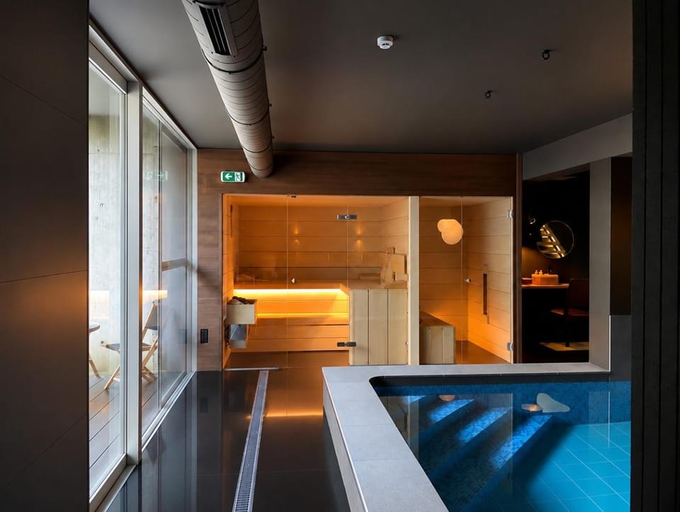 Sauna, Swimming pool
