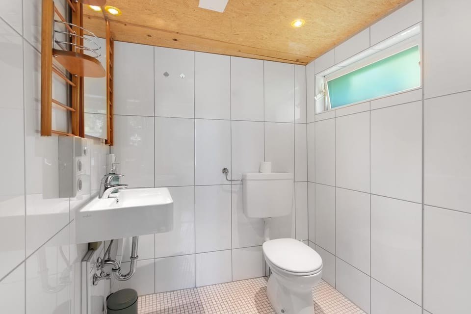 Bathroom, Living room