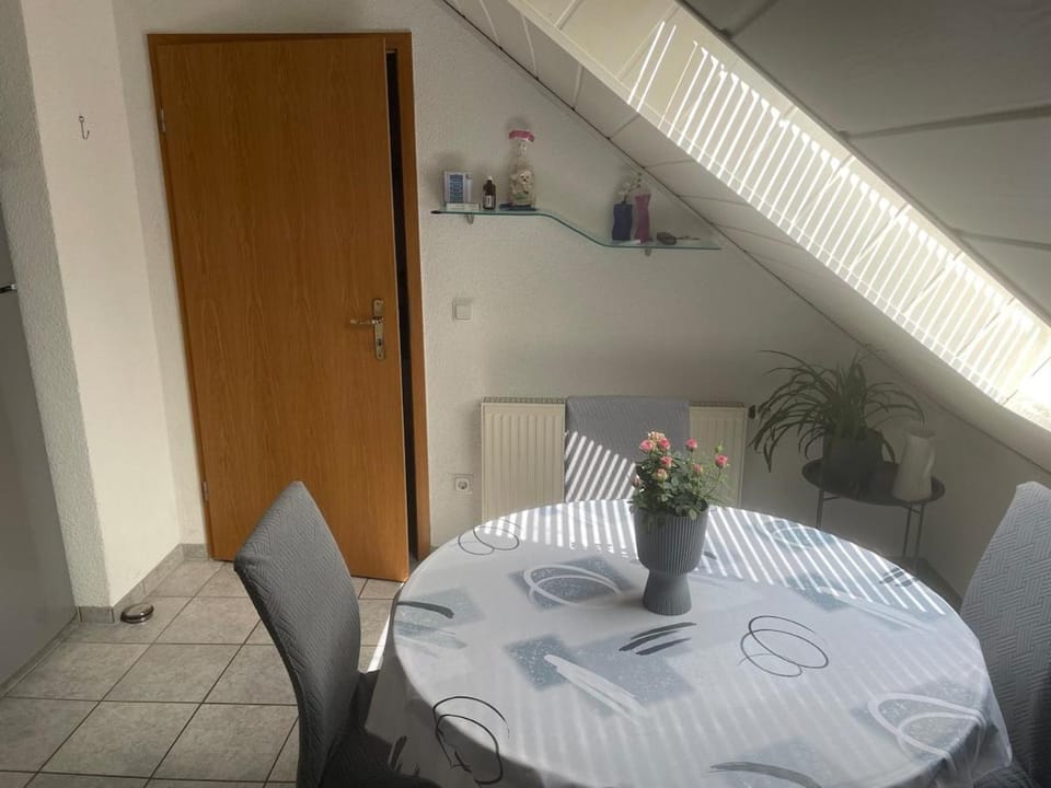 Dachgeschosswohnung Homberg-Ohm, Nieder-Ofleiden district Apartment in Hesse