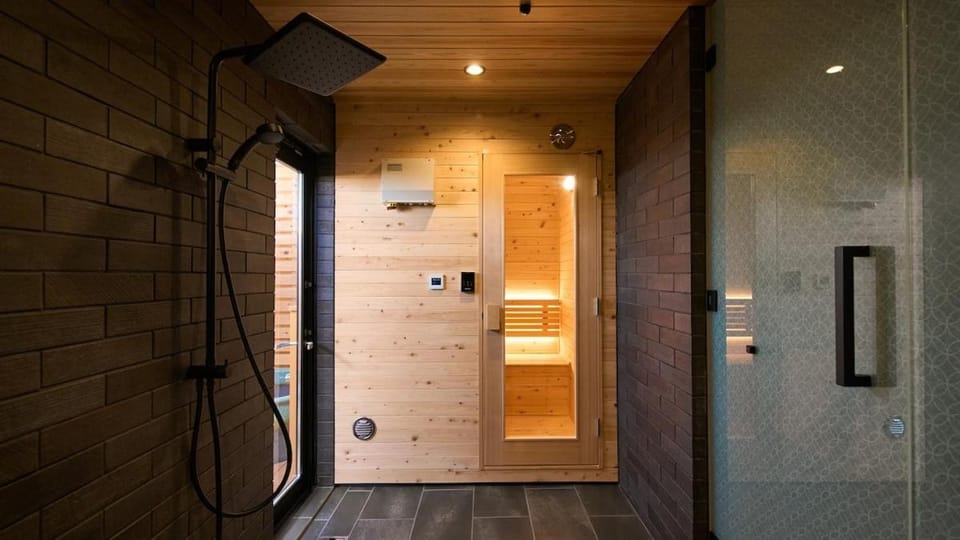 moco別邸 USJ側にあるサウナ付き貸切別荘 Luxurious house 5Bedroom 16PAX 170sqm Sauna Bath tab House in Osaka
