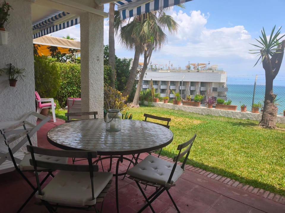 Garden, Balcony/Terrace, Dining area, Garden view, Sea view
