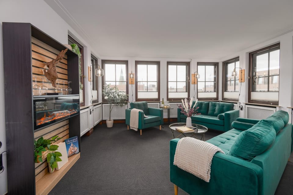 Living room, Seating area
