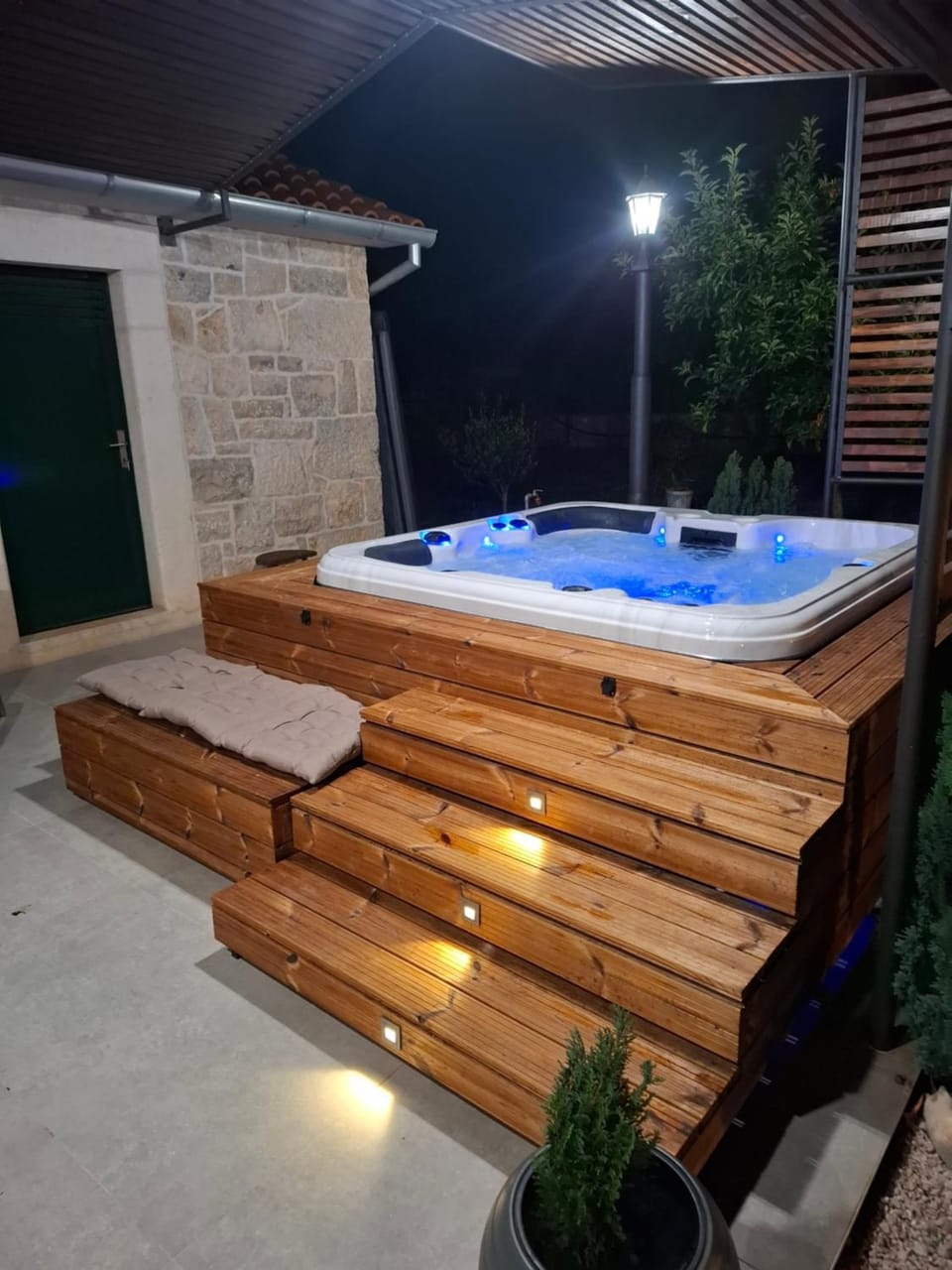 Didov kameni dvor-Stone House&Jacuzzi Villa in Šibenik-Knin County, Croatia